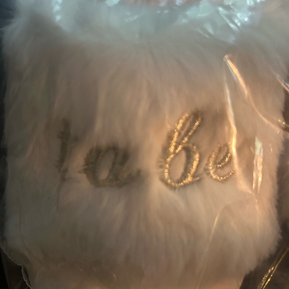 Bride To Be fur slippers - Picture 2 of 6